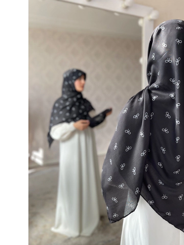 روسری نخی مشکی پاپیون سفید
