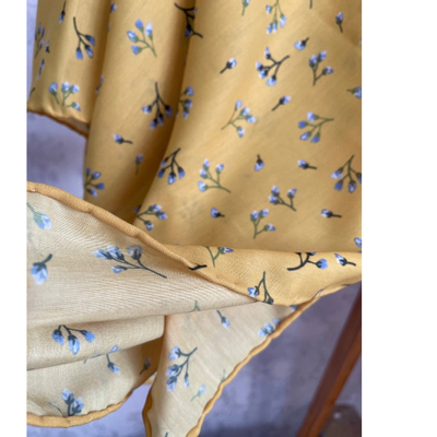 روسری نخی زرد گل ریز نیلی