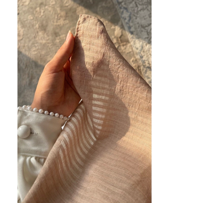 روسری وال نخی راه راه کرم روشن