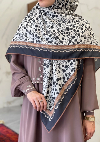 روسری نخی گل ریز مشکی