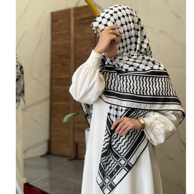 روسری نخی طرح مقاومت مشکی و سفید
