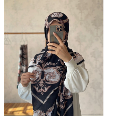 روسری نخ گارزا دور دست دوز