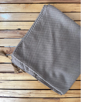 روسری نخی پلیسه مربعی پاییزه نسکافه ای