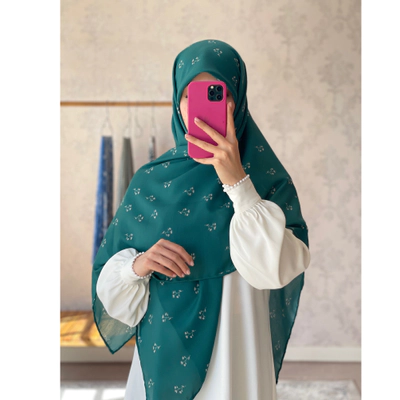 روسری شاخه گل ریز سبز و کرم