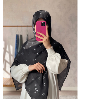 روسری شاخه گل ریز مشکی و سفید