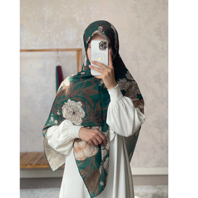 روسری نخ گارزا سبز گل درشت