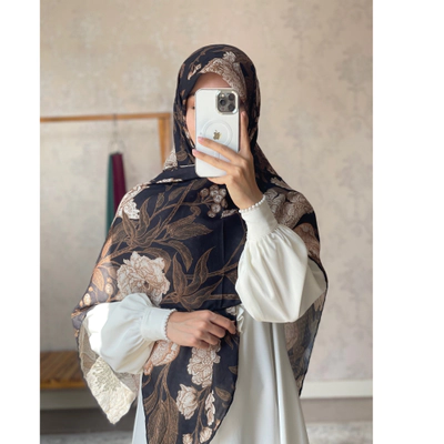 روسری نخ گارزا مشکی گل درشت