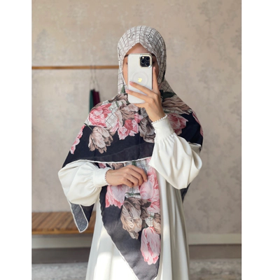 روسری نخ گارزا گوچی گل صورتی