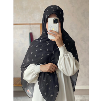روسری نخ گارزا مشکی پروانه