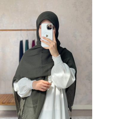 روسری نخی پلیسه مربعی یشمی