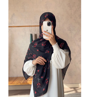 روسری نهال مشکی گل قرمز