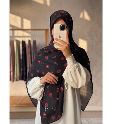 روسری قاصدک‌ مشکی گل قرمز