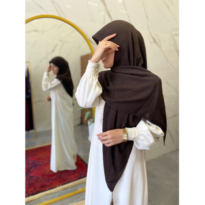 روسری نخی پلیسه ریز قهوه ای تیره
