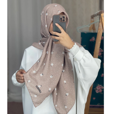 روسری قواره 120نسکافه ای گل ریز خالدار