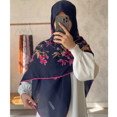 روسری سرمه ای با گل سرخابی و‌طلایی