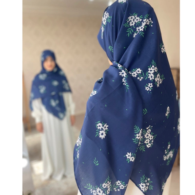 روسری سرمه ای روشن گل ریز سفید