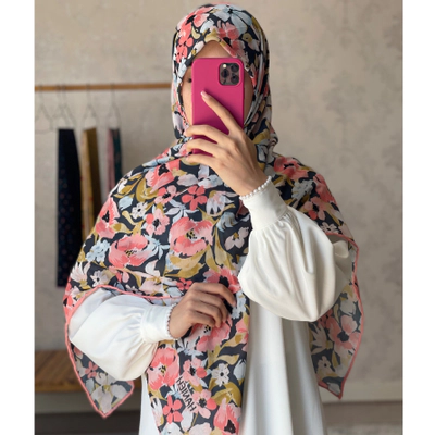 روسری گل درشت رنگی زمینه نوک مدادی