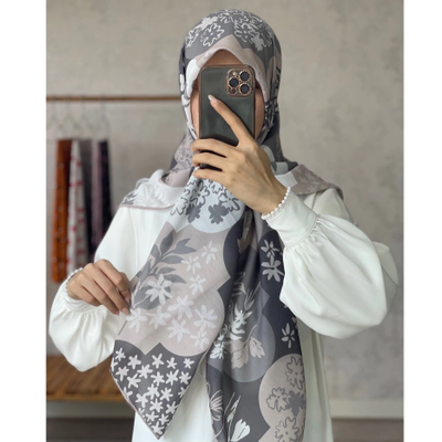 روسری قواره 120 بژ ملیح طرح ترکیبی