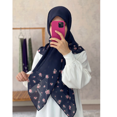 روسری سرمه ای گل صورتی حاشیه قواره 120