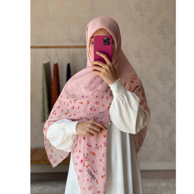 روسری صورتی حاشیه گل ریز رنگی2